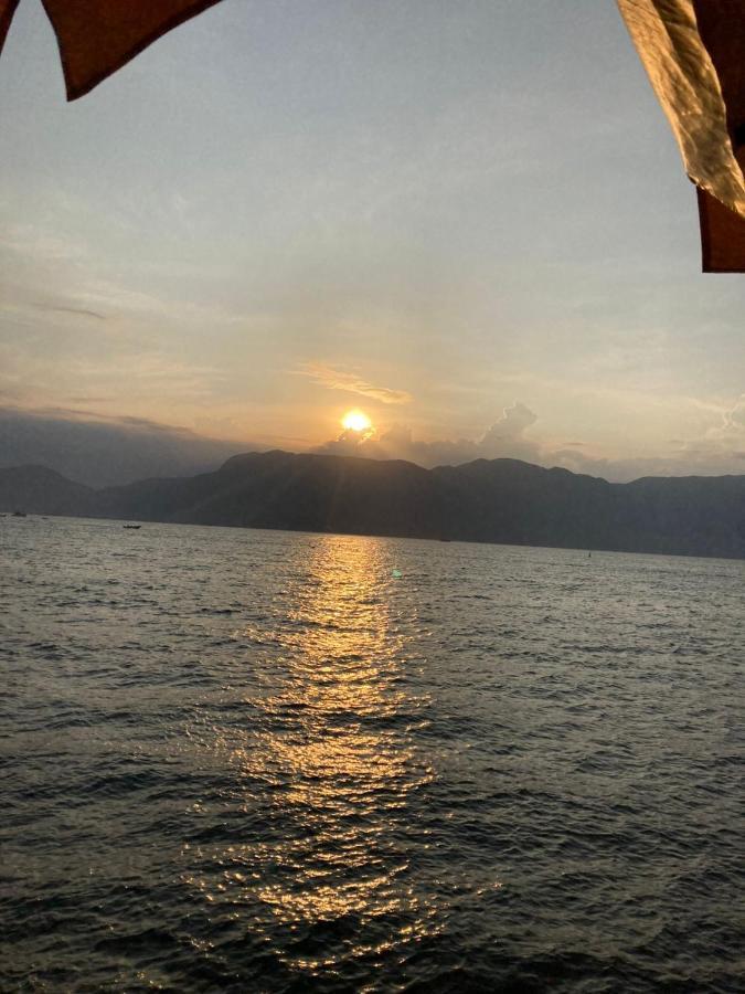 Pe Na Areia: Beachfront Suite with Sunset Views in Ilhabela Exterior photo